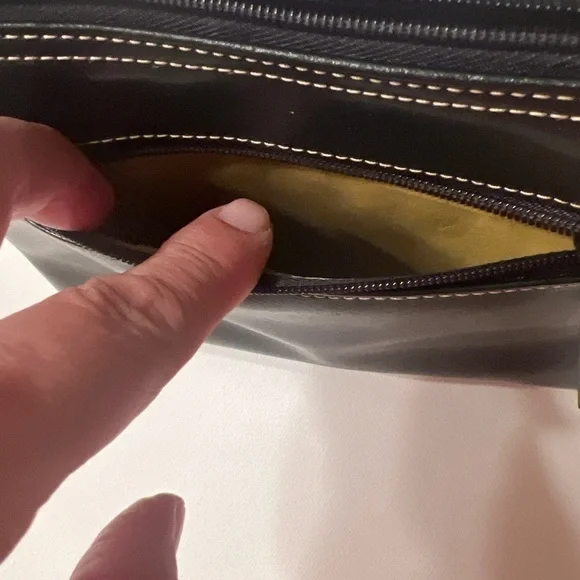 EUC Vintage Mondani New York Black  Handbag Y2K 2000s (D5) - Picture 2 of 8